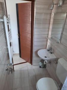 Koupelna v ubytování Fiesta Apartman