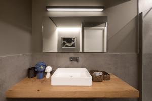 ห้องน้ำของ Casa da Gio', incantevole, nel cuore di Alba, con posto auto gratuito.