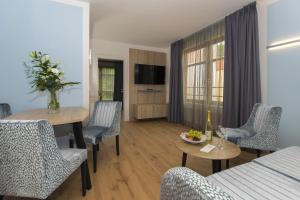TV a/nebo společenská místnost v ubytování Cliff Hotel Rügen