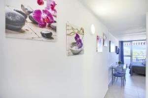 A seating area at Studio with sea view in Borinquen