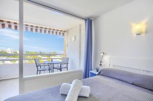 A bed or beds in a room at Studio with sea view in Borinquen Még 8 kép