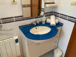 Kúpeľňa v ubytovaní Espectacular apartamento en Calella de Palafrugell, vistas al mar