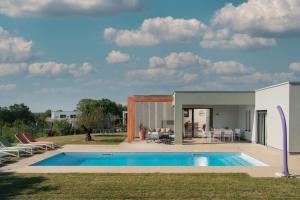 Πισίνα στο ή κοντά στο Villa Rudinka