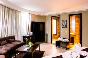 O zonă de relaxare la Tempoo Hotel Marrakech City Centre Adults Only
