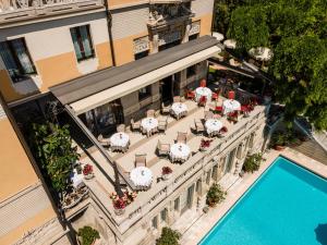 Piscina di Hotel Laurin o nelle vicinanze