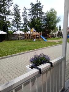 Vonkajšia záhrada v ubytovaní Old Tree Village & Restaurant