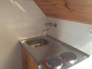 A kitchen or kitchenette at Gerti Haus Még 15 kép