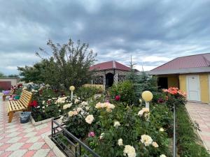 Zahrada ubytování Guest House Ugra