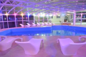 Hostal Del Sol Spa 내부 또는 인근 수영장