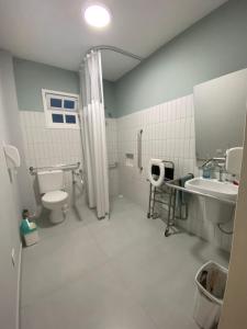 Koupelna v ubytování Angatu Hostel