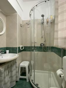 A bathroom at Momenti e Monumenti