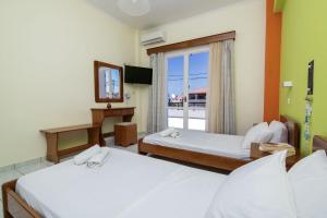 Gallery image of SunBliss Studios & Apartments in Alykes