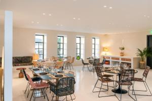 Posezení v ubytování Koukoumi Vegan Boutique Hotel