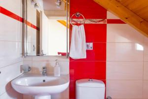 A bathroom at Maria's City Villa