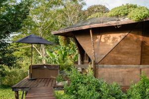 Vrt pred nastanitvijo Tava Glamping Lago