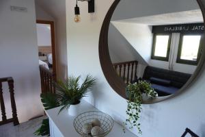 Część wypoczynkowa w obiekcie Hostal La Biela 43