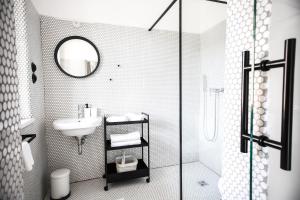 Bilik mandi di Domeček / Tiny House