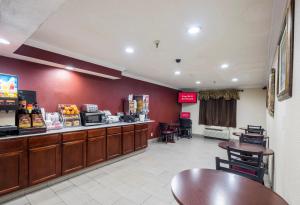 Ресторан / где поесть в Red Roof Inn Binghamton North