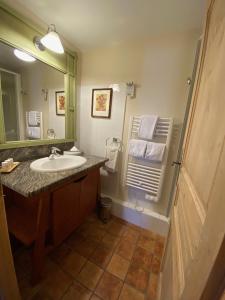 Phòng tắm tại Hameau du Glacier 524 - Arc 1950 le village