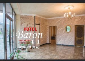 Certificato, attestato, insegna o altro documento esposto da Baron Hotel