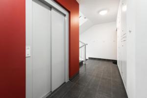 Zdjęcie z galerii obiektu SuperApart Chełmska 9 w Warszawie