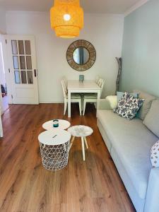 A seating area at Cascais 2 bedroom apartment with sunny terrace