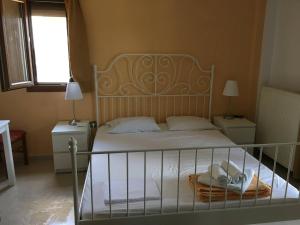 Cama ou camas em um quarto em Room in Guest room - Villa Maro 1 Afytos