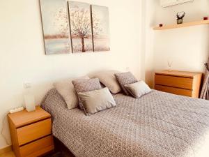 Cama o camas de una habitación en Sunny App. Sea view 2.bed rooms @Riviera- Mijas