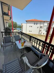 Balkon ili terasa u objektu Lake View Tašić 1