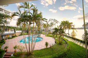 Hồ bơi trong/gần Century Riverside Hotel Hue