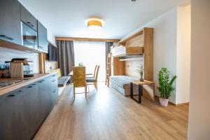 Kuchnia lub aneks kuchenny w obiekcie Apartment Bergsee