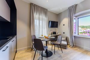 Gallery image of Dora rooms and studios in Sutivan +24 photos