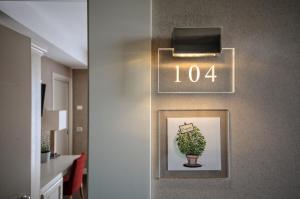 A television and/or entertainment centre at H2O ROOMS