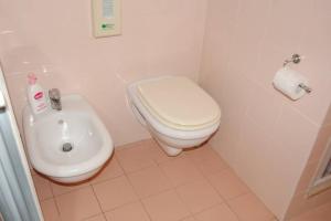 Koupelna v ubytování La Pergoletta + 42 fotografií