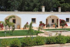 A garden outside Masseria Zambardo