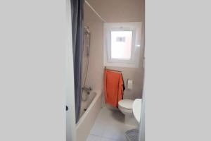 Kúpeľňa v ubytovaní Apartament a 2 min de la platja + 26 fotografií