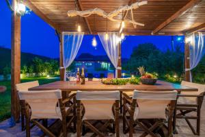 Gallery image of Villa Sophie - Sunny Retreat! in Kalamaki