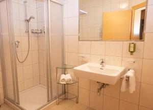 A bathroom at Apart welcom