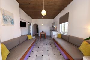 Posezení v ubytování Manias Hotel Apartments