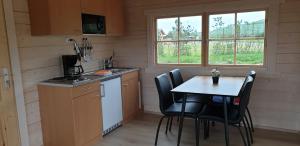 Kuchyň nebo kuchyňský kout v ubytování Hvammur 5 with private hot tub