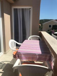 Balkón nebo terasa v ubytování Apartmani Sanda i Leo