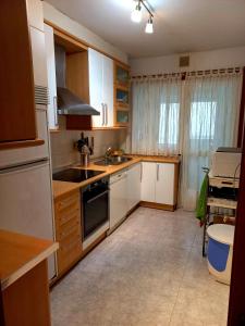 Kuchyňa alebo kuchynka v ubytovaní Macky's Pad