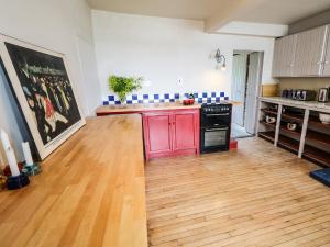 Cucina o angolo cottura di The Ferry House