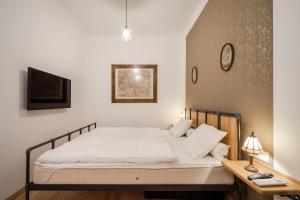 Posteľ alebo postele v izbe v ubytovaní BpR Király Street Nest with A/C