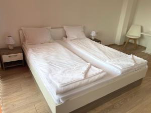 Gallery image of Hotel & Restaurant Krasen in Komatevo