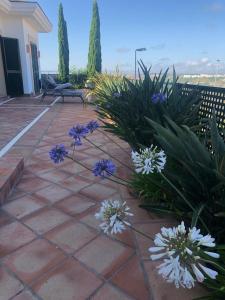 Galeriebild der Unterkunft Cozy 4 Room Ap with Whirlpool,3min drive to the beach in Bahia de Casares