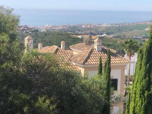 Galeriebild der Unterkunft Cozy 4 Room Ap with Whirlpool,3min drive to the beach in Bahia de Casares