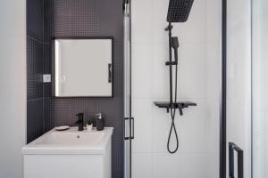 Kúpeľňa v ubytovaní A13- Boutique Apartments, Best Location, by BQA
