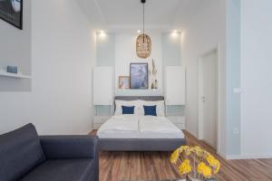 Posteľ alebo postele v izbe v ubytovaní A13- Boutique Apartments, Best Location, by BQA