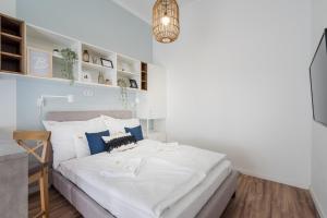 Posteľ alebo postele v izbe v ubytovaní A13- Boutique Apartments, Best Location, by BQA